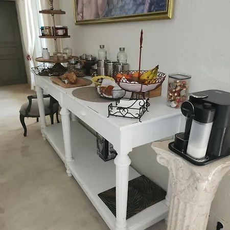 Le Clos Renaissance Bed & Breakfast